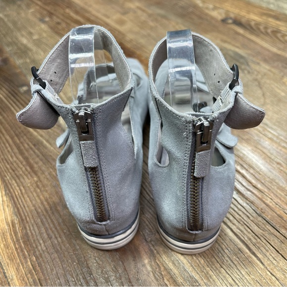 Eileen Fisher ‘Bunch’ Ankle Buckle Sandals Gray Suede Women’s Sz 9.5 - Picture 5 of 10